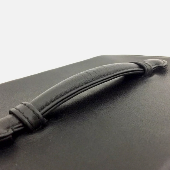 CHANEL Lambskin Cosmatic Vanity Handbag - Picture 5 of 9